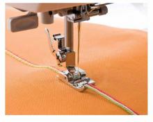 Base prensatelas para poner cordón, cinta, elástico